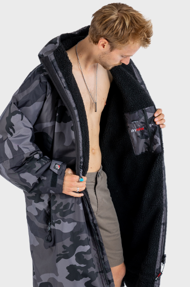 dryrobe® Advance | Long Sleeve – Black Camo